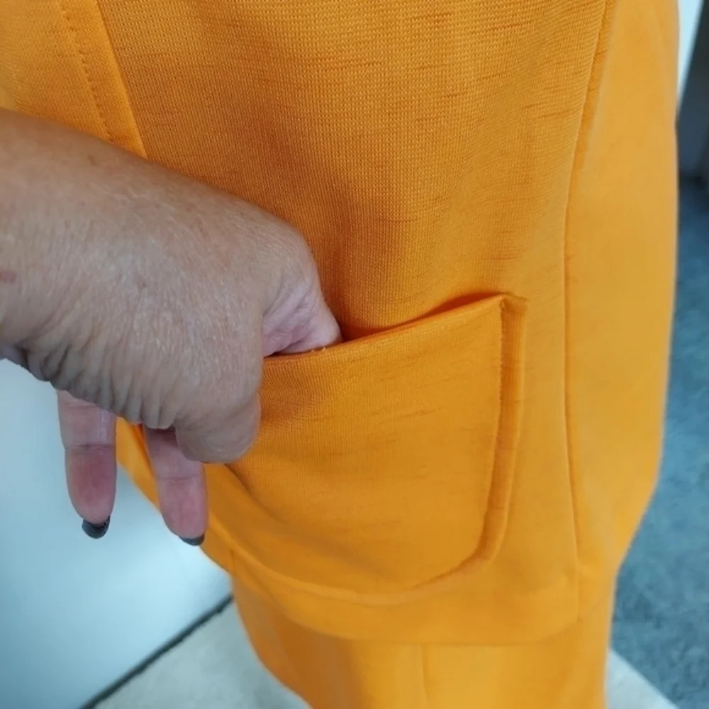 Vintage 60s 70s Ceeb Orange Knit Vest Skirt Set with sunshine yellow‎ buttons - Picture 6 of 14